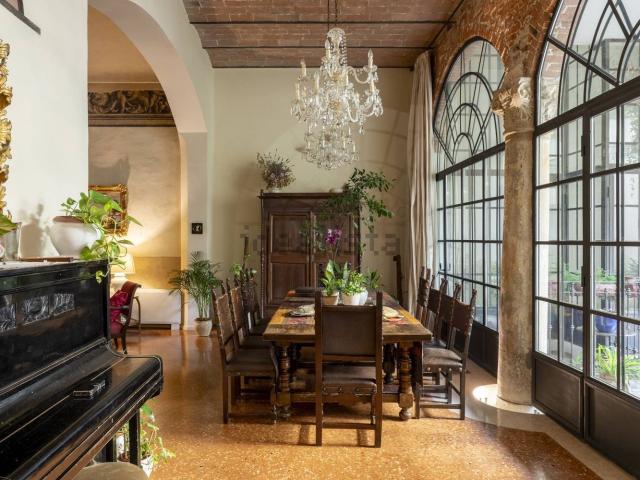 Appartamento in vendita di 330 m² in Via Marsala