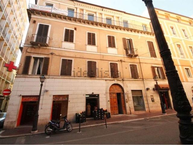 Appartamento in vendita di 330 m² in Via Silvio e Beltrando Spaventa, 7