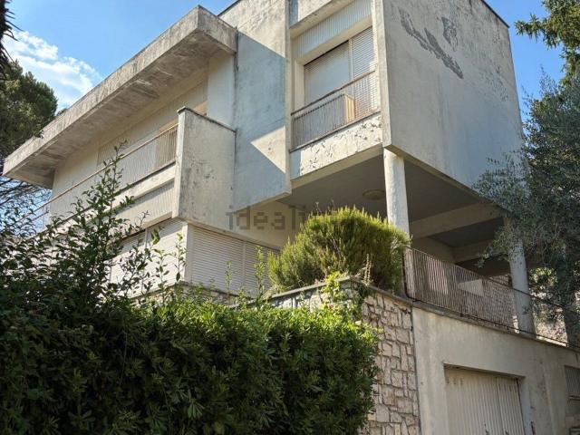Appartamento in vendita di 330 m² in Via Roma