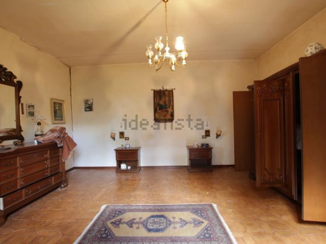 Appartamento in vendita di 330 m² in Via Tresanti