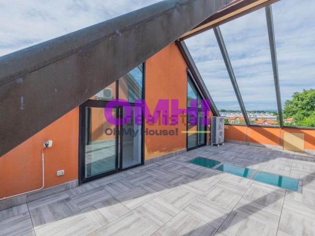 Appartamento in vendita di 331 m² in Via Salvador Allende, 6