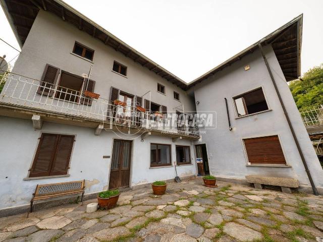 Appartamento in vendita di 332 m² in Via Alla Parrocchia, 4