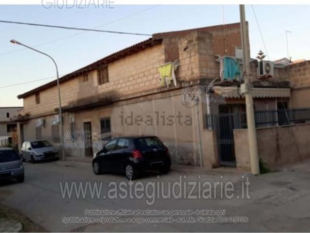 Appartamento in vendita di 332 m² in Via Sandro Pertini, 4