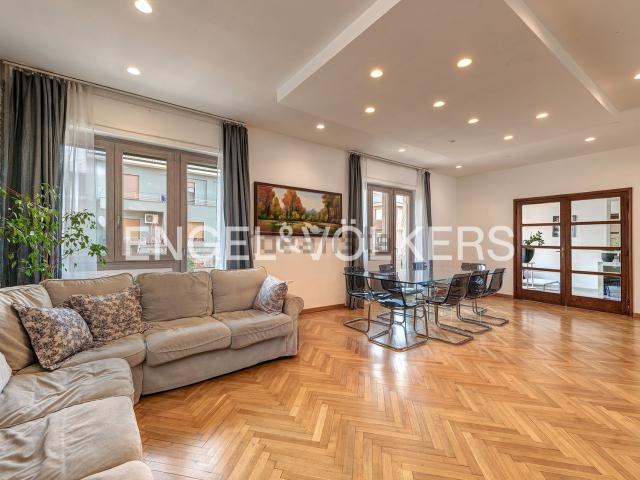 Appartamento in vendita di 333 m² in Viale Filippo Turati