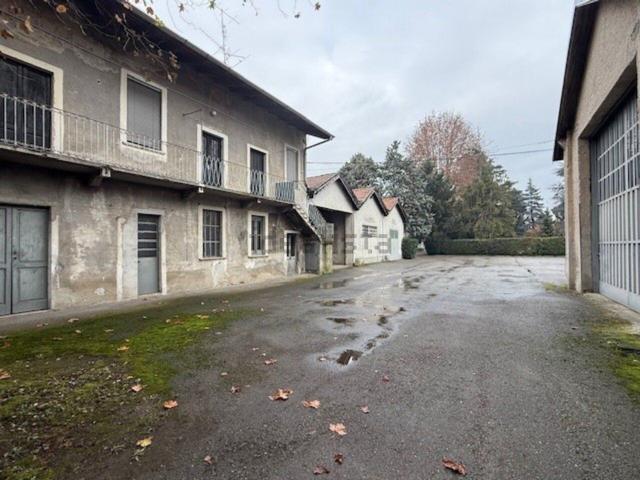 Appartamento in vendita di 339 m² in Via C. Montanari