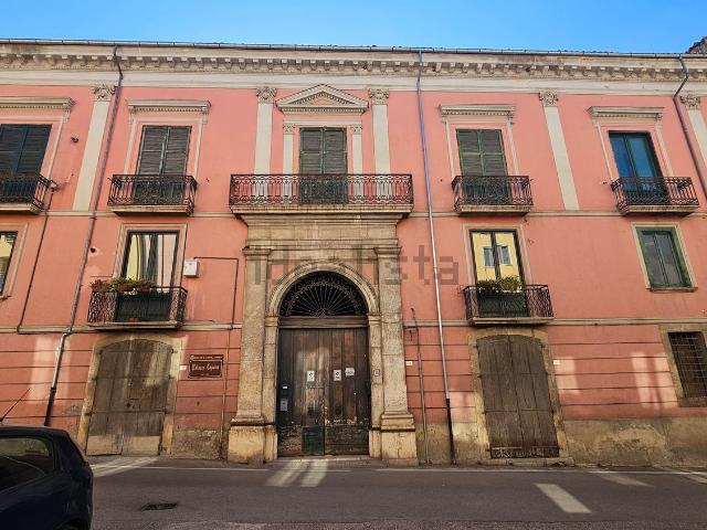 Appartamento in vendita di 340 m² in Via Capone, 15