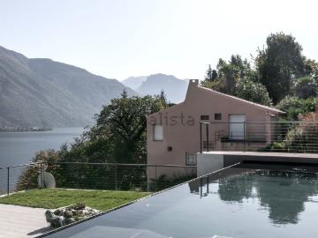 Appartamento in vendita di 340 m² in Via Antica Regina Ponente