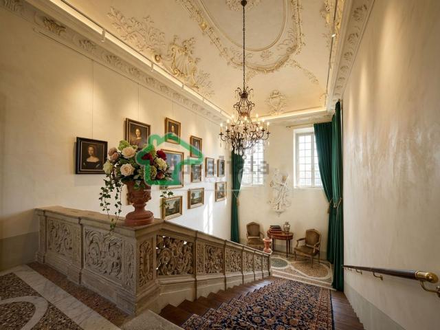 Appartamento in vendita di 340 m² in Via Giuseppe Garibaldi