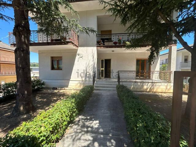Appartamento in vendita di 340 m² in Via Giovanni Vespasiani, 6