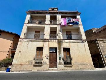 Appartamento in vendita di 340 m² in Via Nazionale, 189