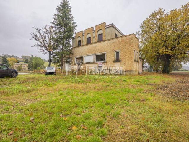 Appartamento in vendita di 340 m² in Contrada Piani Rossi, 15