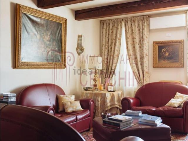 Appartamento in vendita di 225 m² in Corso Giuseppe Mazzini