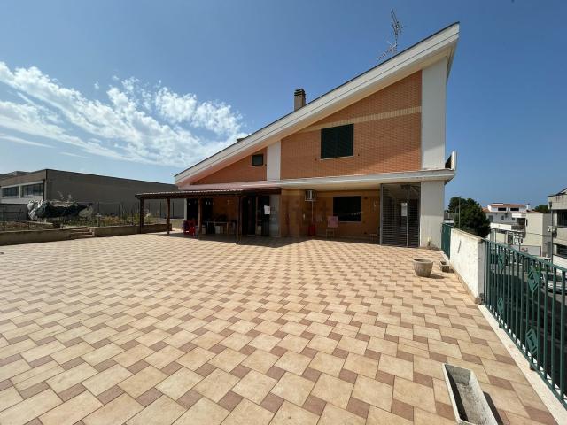 Appartamento in vendita di 344 m² in Via Arti e Mestieri, 19