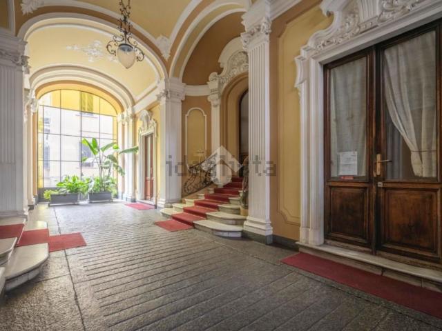 Appartamento in vendita di 345 m² in Via Pastrengo, 29