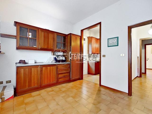 Appartamento in vendita di 350 m² in Via Carso, 8