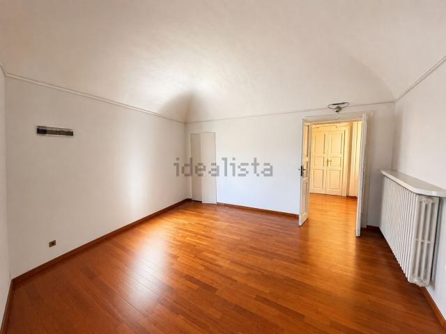 Appartamento in vendita di 350 m² in Via Cassino