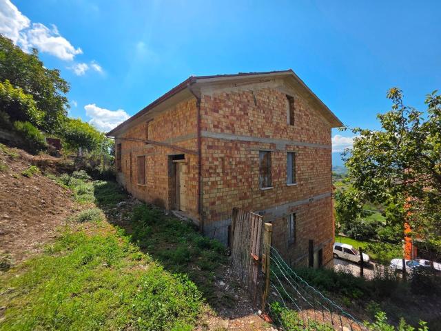 Appartamento in vendita di 350 m² in Via Cesare Battisti