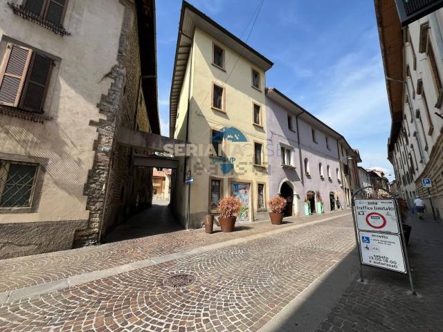 Appartamento in vendita di 350 m² in Via Giuseppe Mazzini