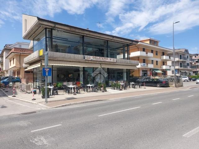 Appartamento in vendita di 350 m² in Via E. Fermi, 2
