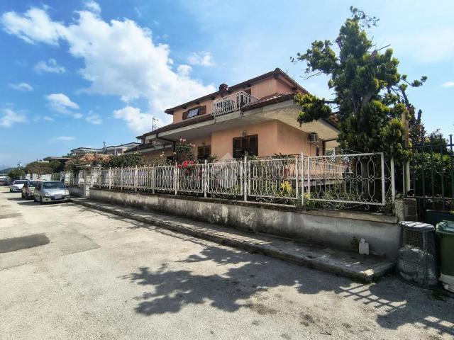Appartamento in vendita di 350 m² in Via Mimmo Beneventano, 15