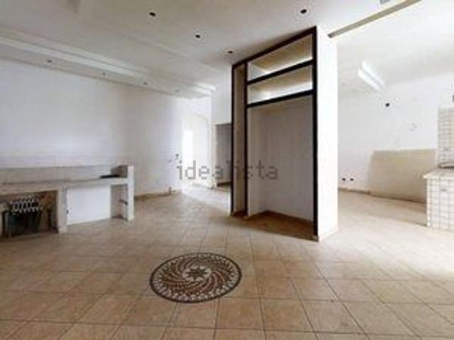 Appartamento in vendita di 350 m² in Via Sorani, 11