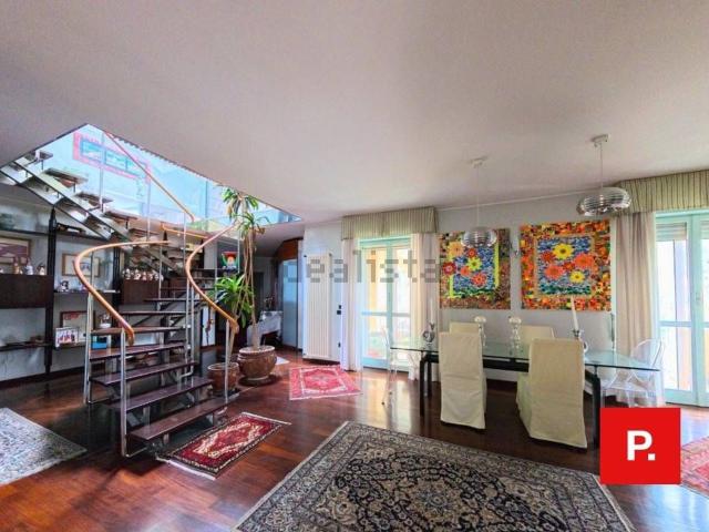 Appartamento in vendita di 350 m² in Via San Donato