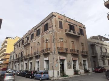 Appartamento in vendita di 350 m² in Via Stazione Vecchia, 8