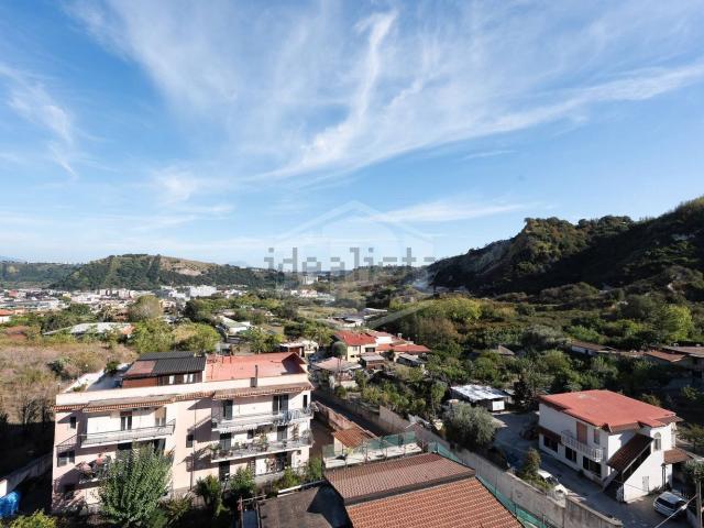 Appartamento in vendita di 350 m² in Via Pisciarelli, 126