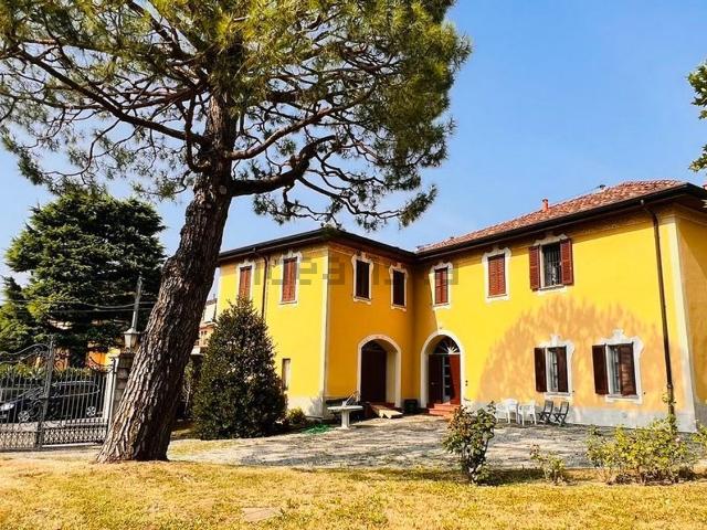 Appartamento in vendita di 350 m² in Via Risorgimento, 21