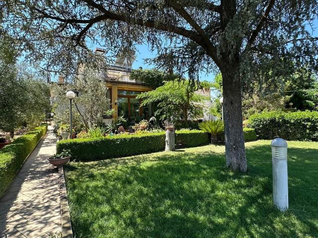 Appartamento in vendita di 350 m² in Contrada Gurgo, 30