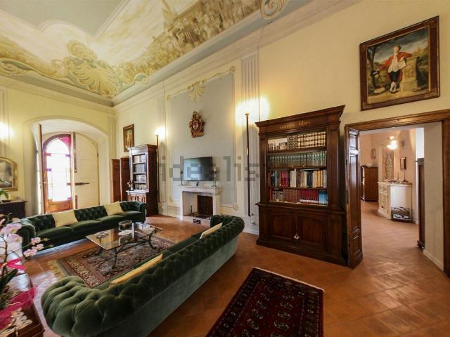 Appartamento in vendita di 350 m² in Località Montelonti