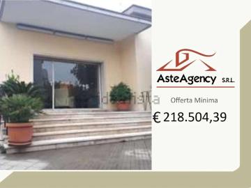 Appartamento in vendita di 351 m² in Via Umberto Maddalena, 9