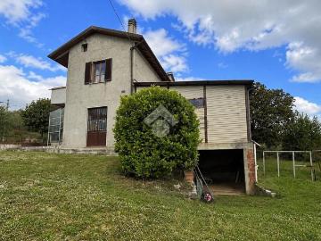 Appartamento in vendita di 352 m² in Via del Chiesino, 52