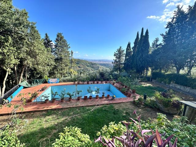 Appartamento in vendita di 353 m² in Via di Serpiolle