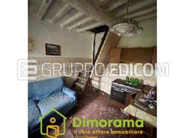 Appartamento in vendita di 354 m² in Via Benedetti P. R