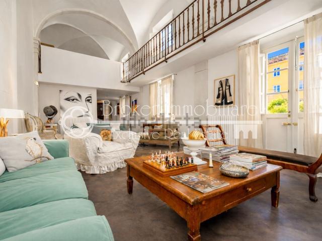Appartamento in vendita di 355 m² in Via degli Asili