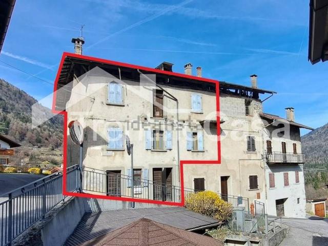 Appartamento in vendita di 356 m² in Via Santi, 39