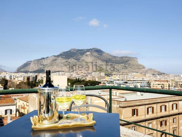 Appartamento in vendita di 358 m² in Via Catania