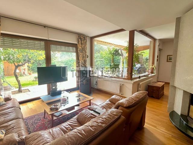 Appartamento in vendita di 359 m² in Via Monte dei Fiori, 21
