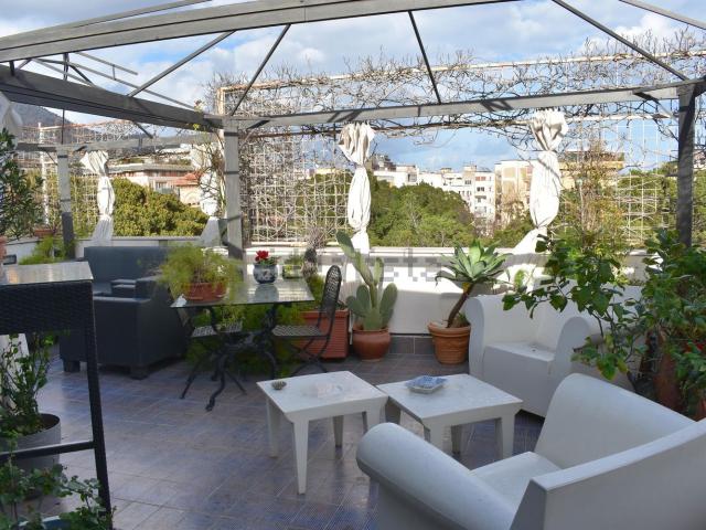 Appartamento in vendita di 360 m² in Via nunzio morello, 16