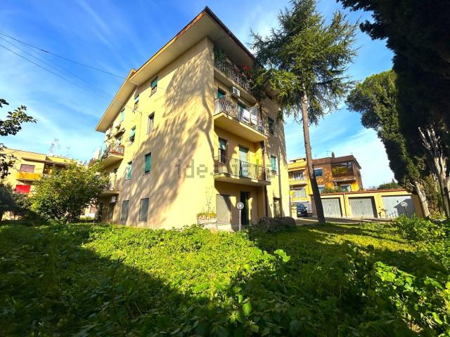 Appartamento in vendita di 360 m² in Via Sinopoli