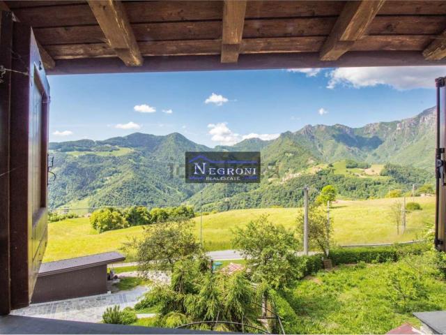 Appartamento in vendita di 360 m² in Via Plicosa Basello, 17
