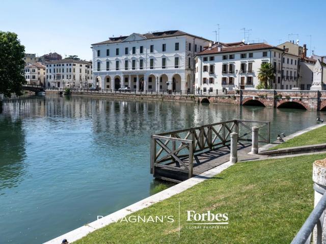 Appartamento in vendita di 360 m² in Via Tolpada, 10