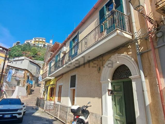 Appartamento in vendita di 360 m² in Vico Vittorio Emanuele