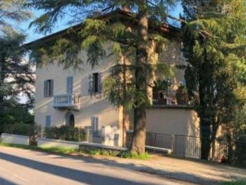 Appartamento in vendita di 363 m² in Via Provinciale di Montalbano