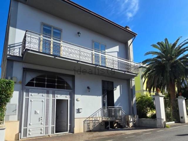 Appartamento in vendita di 365 m² in Via Madonna delle Grazie