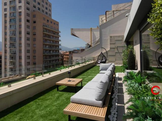 Appartamento in vendita di 367 m² in Via Mariano Stabile, 241