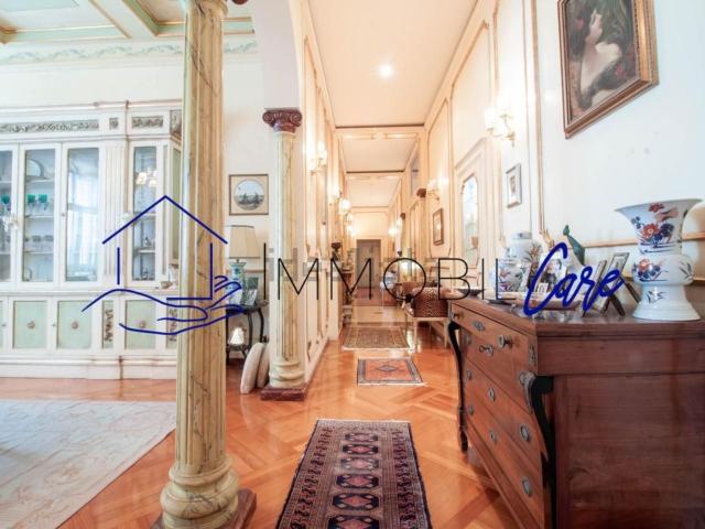 Appartamento in vendita di 369 m² in Viale Italia