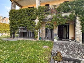 Appartamento in vendita di 370 m² in Via Baita, 4