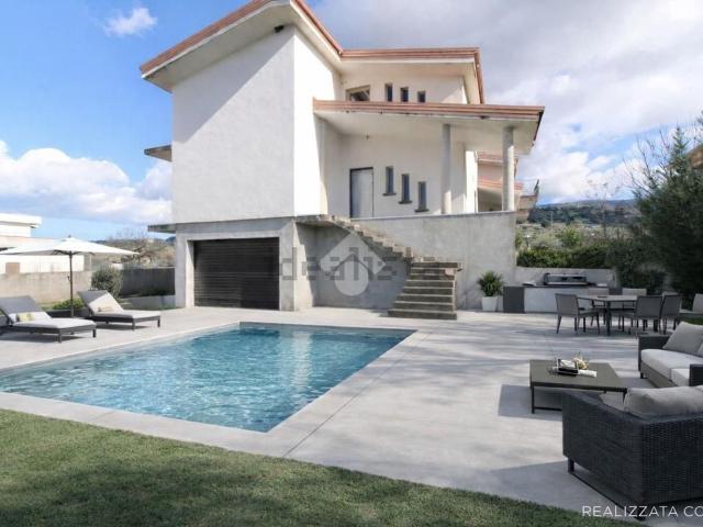 Appartamento in vendita di 370 m² in Contrada Gidora, 1